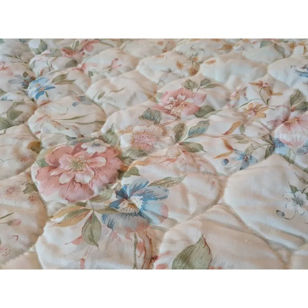 Vintage Burlington floral ruffle bedspread 102 x 88